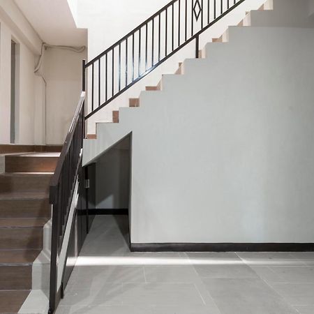 Reddoorz Near Grand City Mall 2 Surabaya Exterior photo
